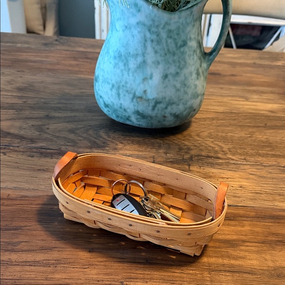 Longaberger Other - Longaberger basket (small).
